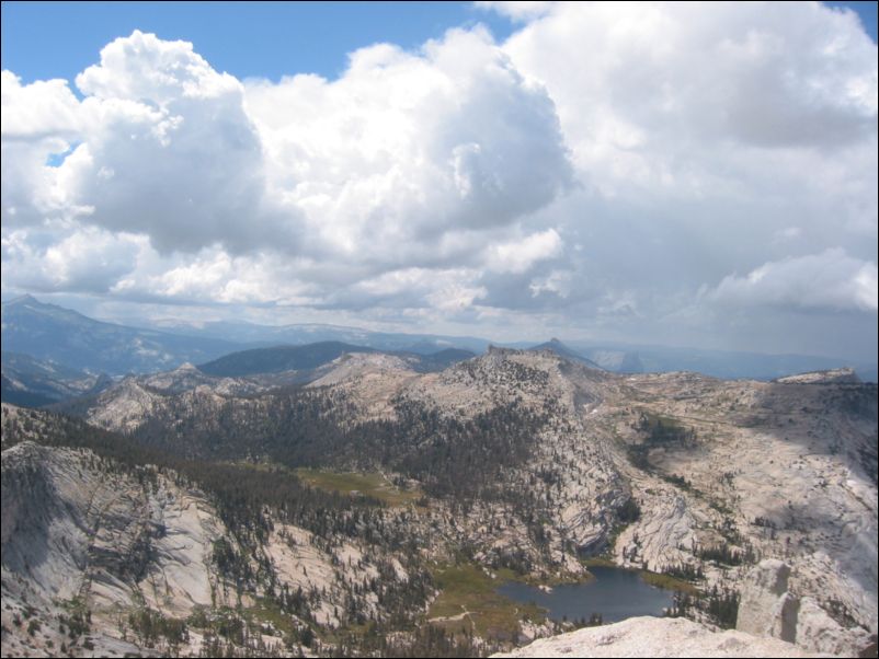 2005-09-09 Cathedral Peak Hen (06) Pano1d Tresidder